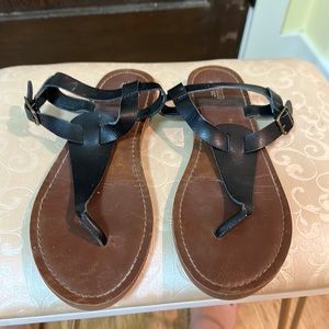 Black Mossimo flat sandals! Women’s size 8. Used, but GREAT condition!!